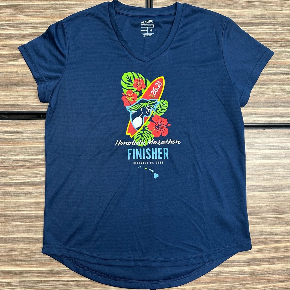 Honolulu Marathon 2023 microfiber finisher tee, women’s M